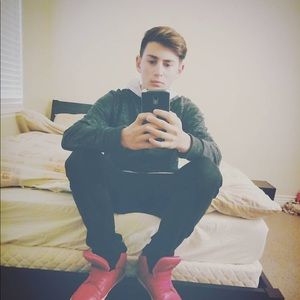 Meet your Posher, Amit